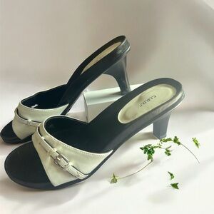 FIONI Clothing Black and White Heels